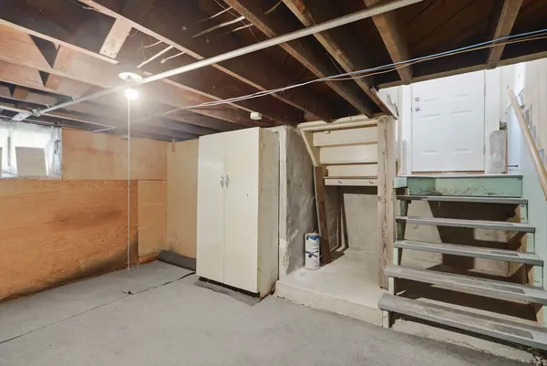 $214,900 | 1719-1721 West 16th Street, Davenport, IA 52804