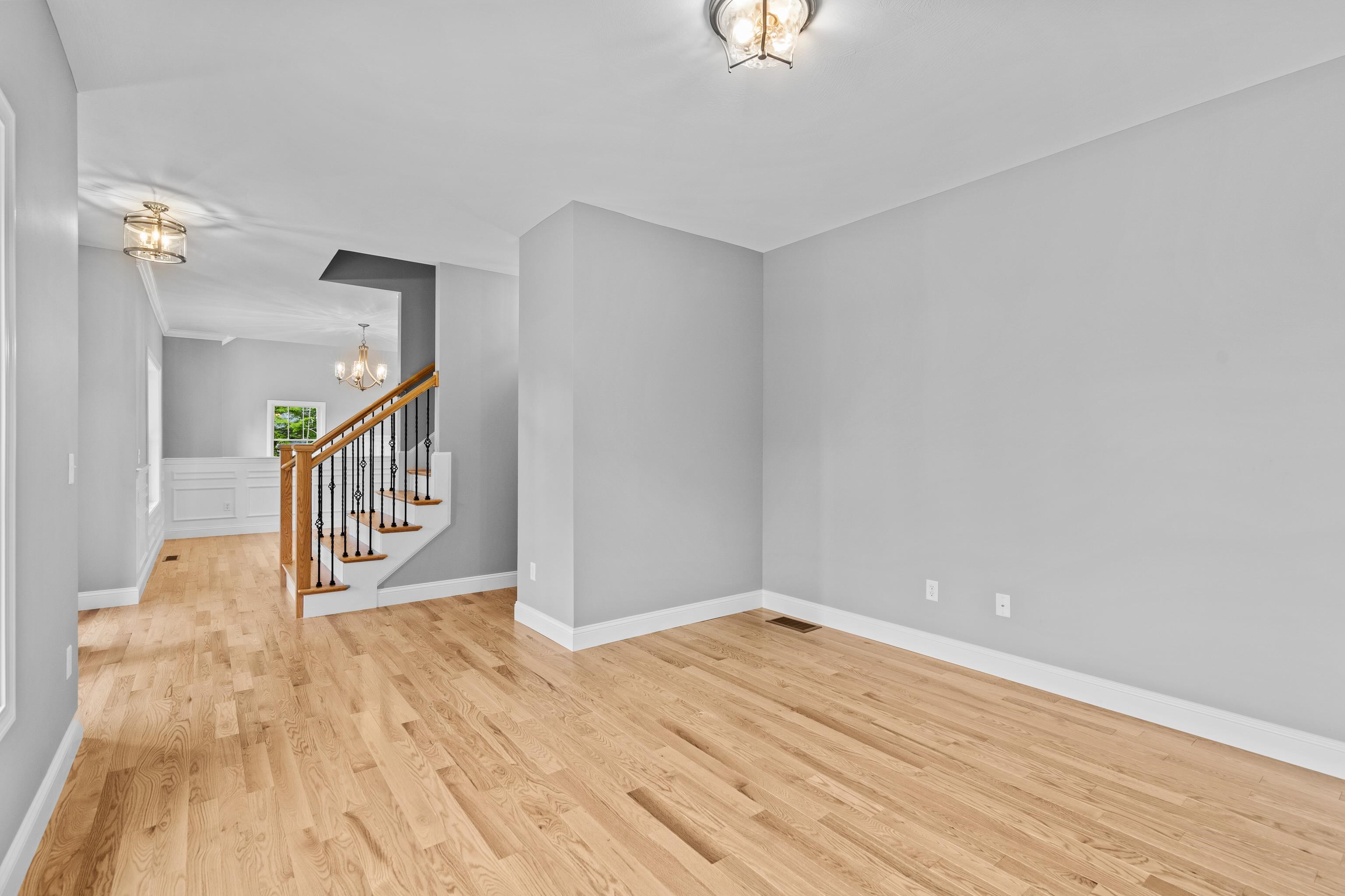 308 Montelona Road Goffstown, NH 03045 - Photo 16 of 30