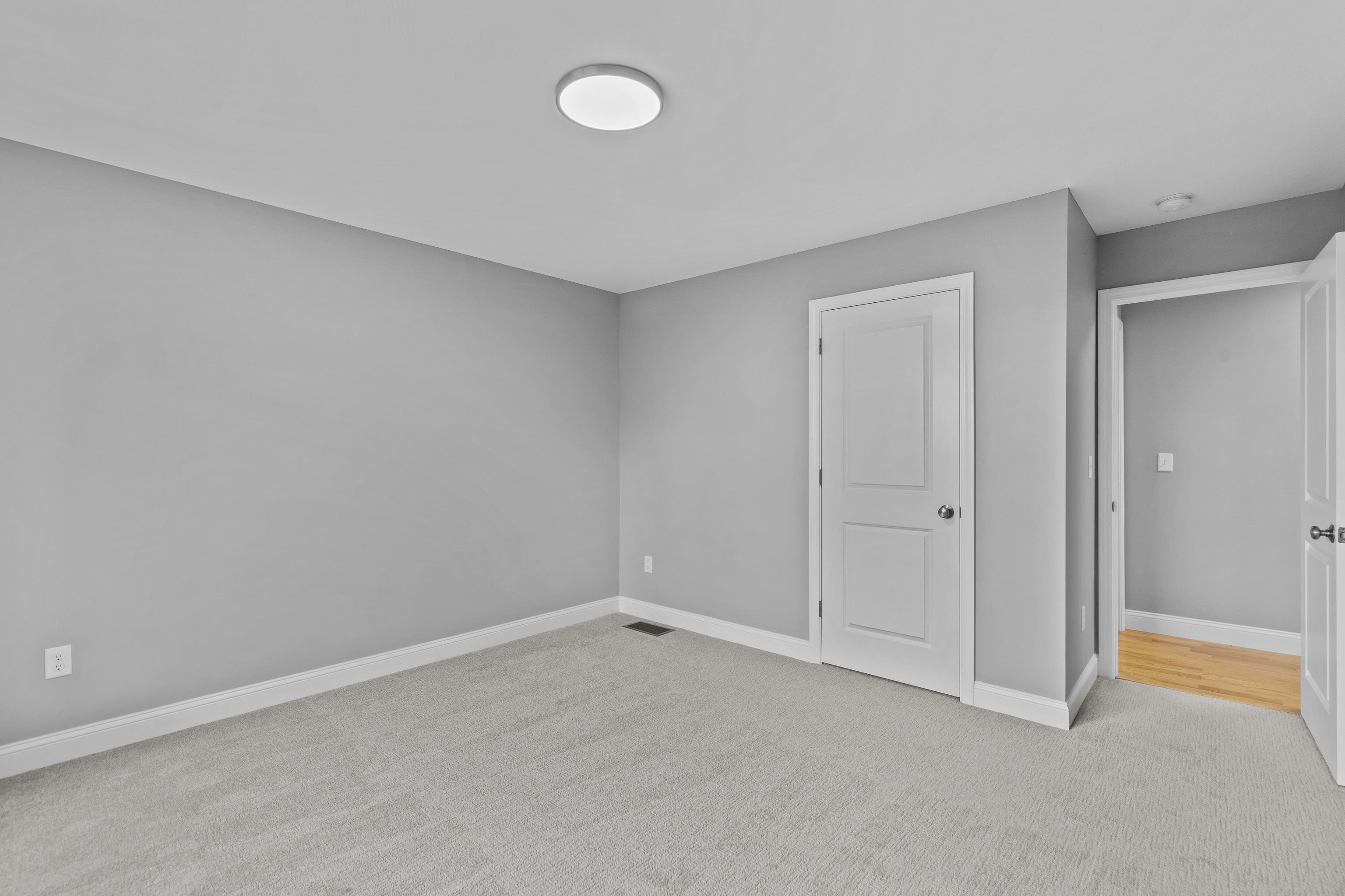 308 Montelona Road Goffstown, NH 03045 - Photo 21 of 30