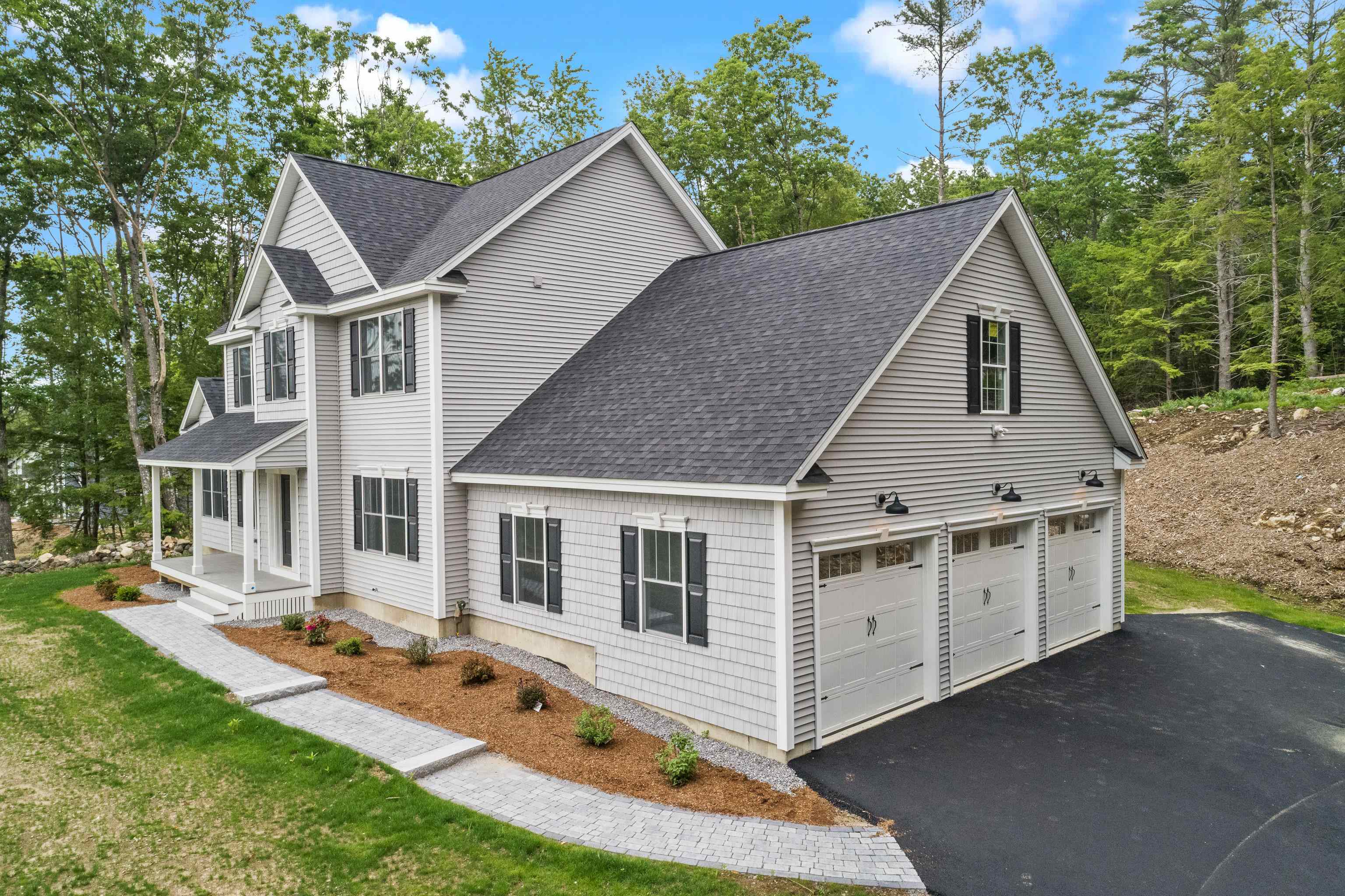 308 Montelona Road Goffstown, NH 03045 - Photo 3 of 30