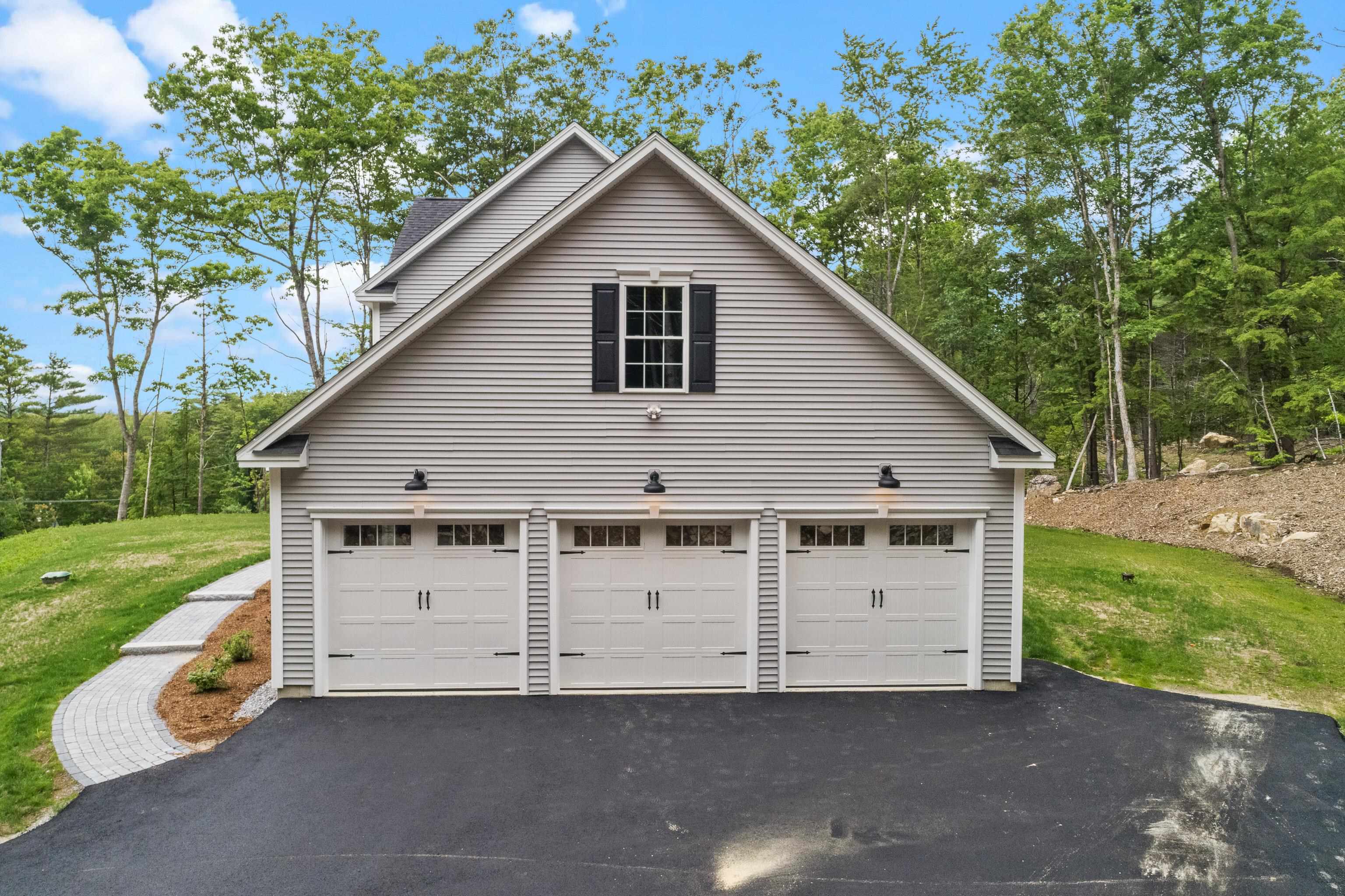 308 Montelona Road Goffstown, NH 03045 - Photo 4 of 30
