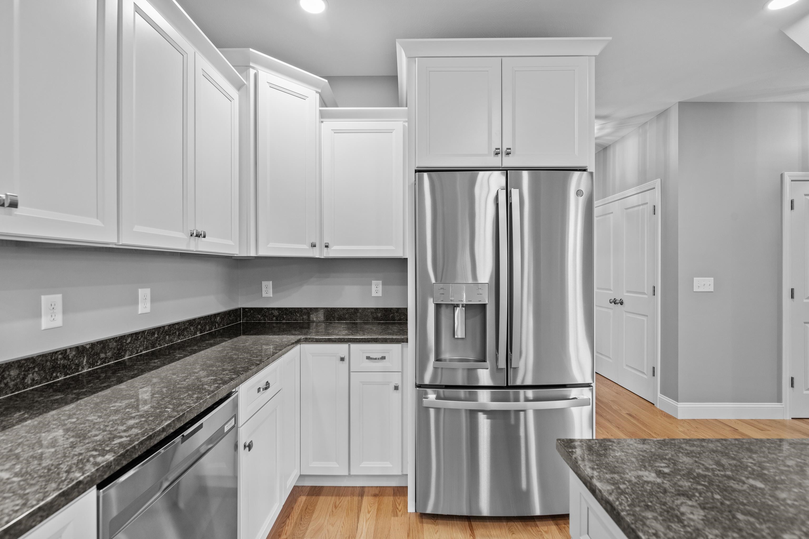 308 Montelona Road Goffstown, NH 03045 - Photo 9 of 30