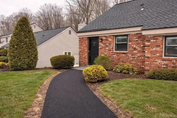 $2,700 | 179 Heritage Hills, Unit A, Somers, NY 10589