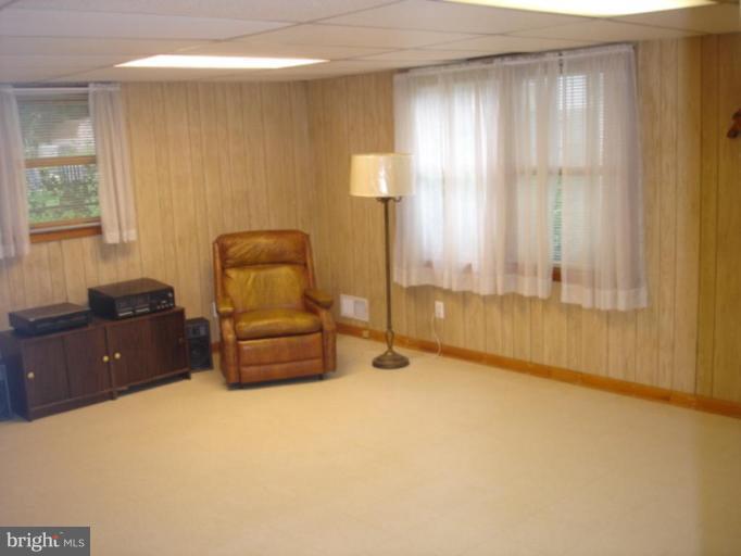 9500 Old Georgetown Road Bethesda, MD 20814 - Photo 16 of 17 Den