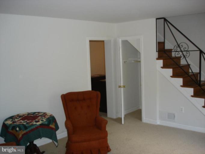 9500 Old Georgetown Road Bethesda, MD 20814 - Photo 4 of 17 Entry Family room