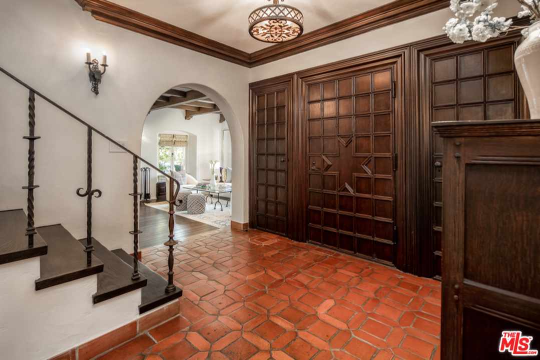 1981 San Pasqual Street Pasadena, CA 91107 - Photo 5 of 41