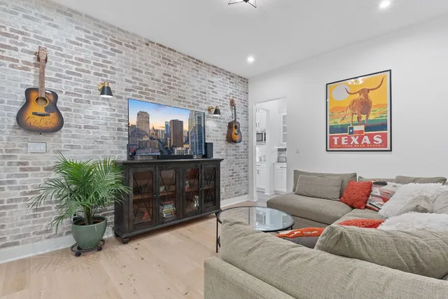 $985,000 | 115 Encanto Place, Austin, TX 78737