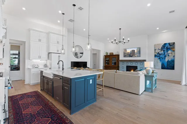 $985,000 | 115 Encanto Place, Austin, TX 78737