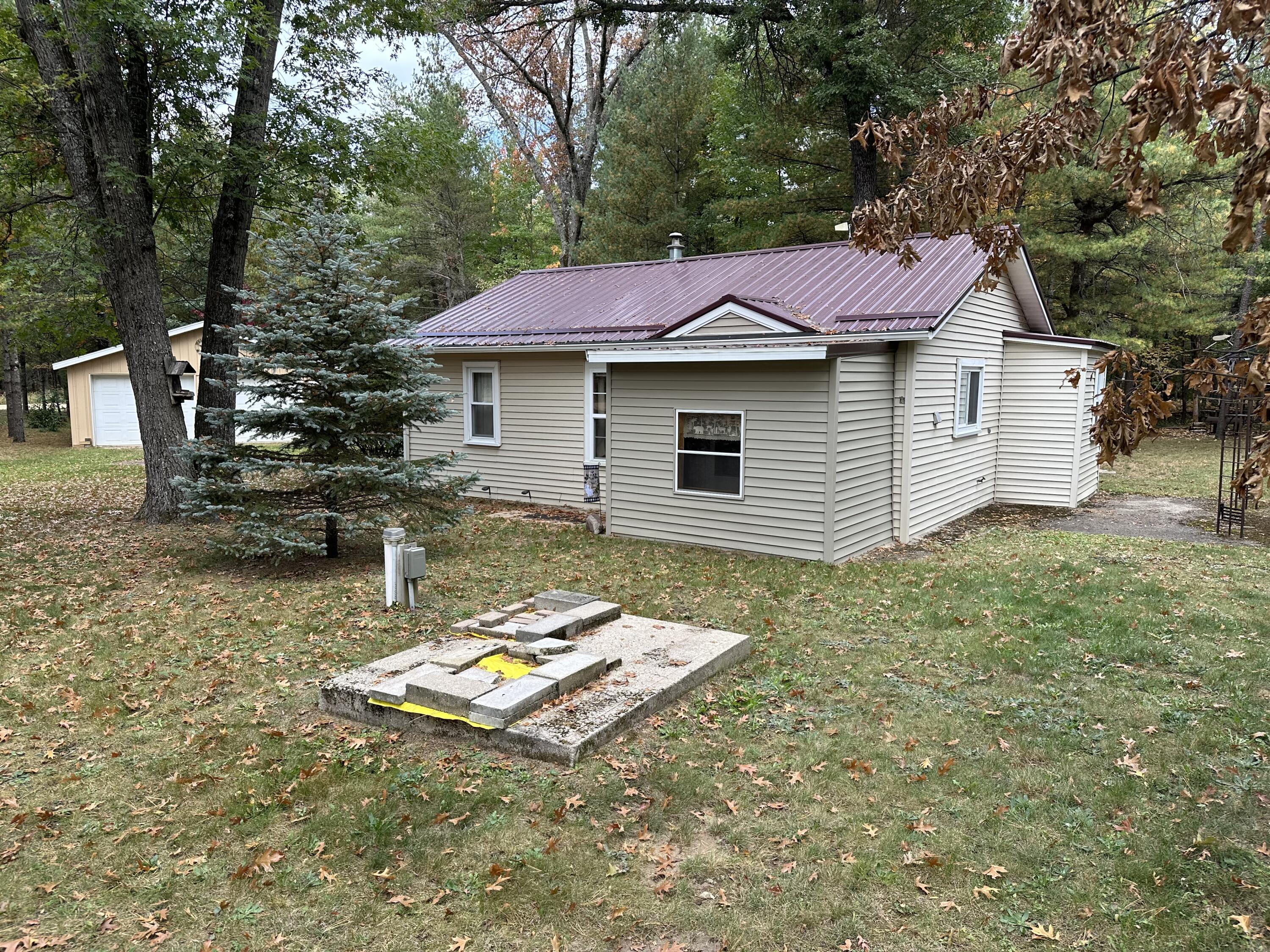 2476 South Forman Road Baldwin, MI 49304 - Photo 4 of 40 IMG_3121