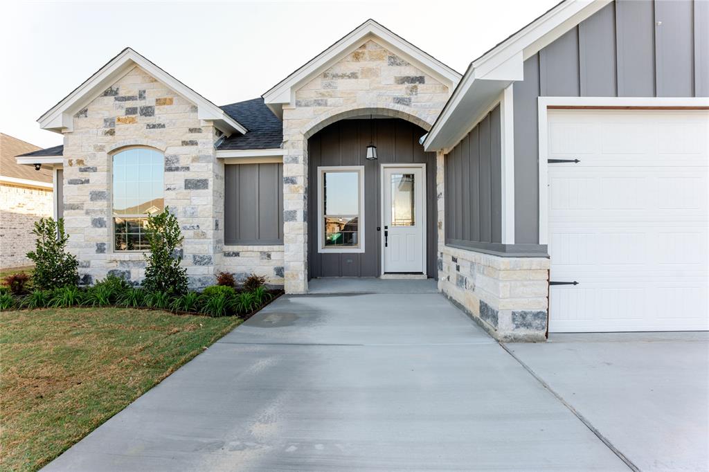 9211 Parkview Circle Tolar, TX 76476 - Photo 1 of 23
