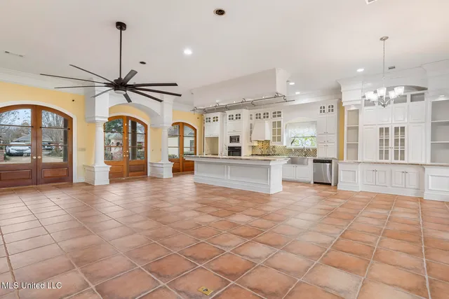 $699,900 | 148 Belle Pointe Circle, Madison, MS 39110