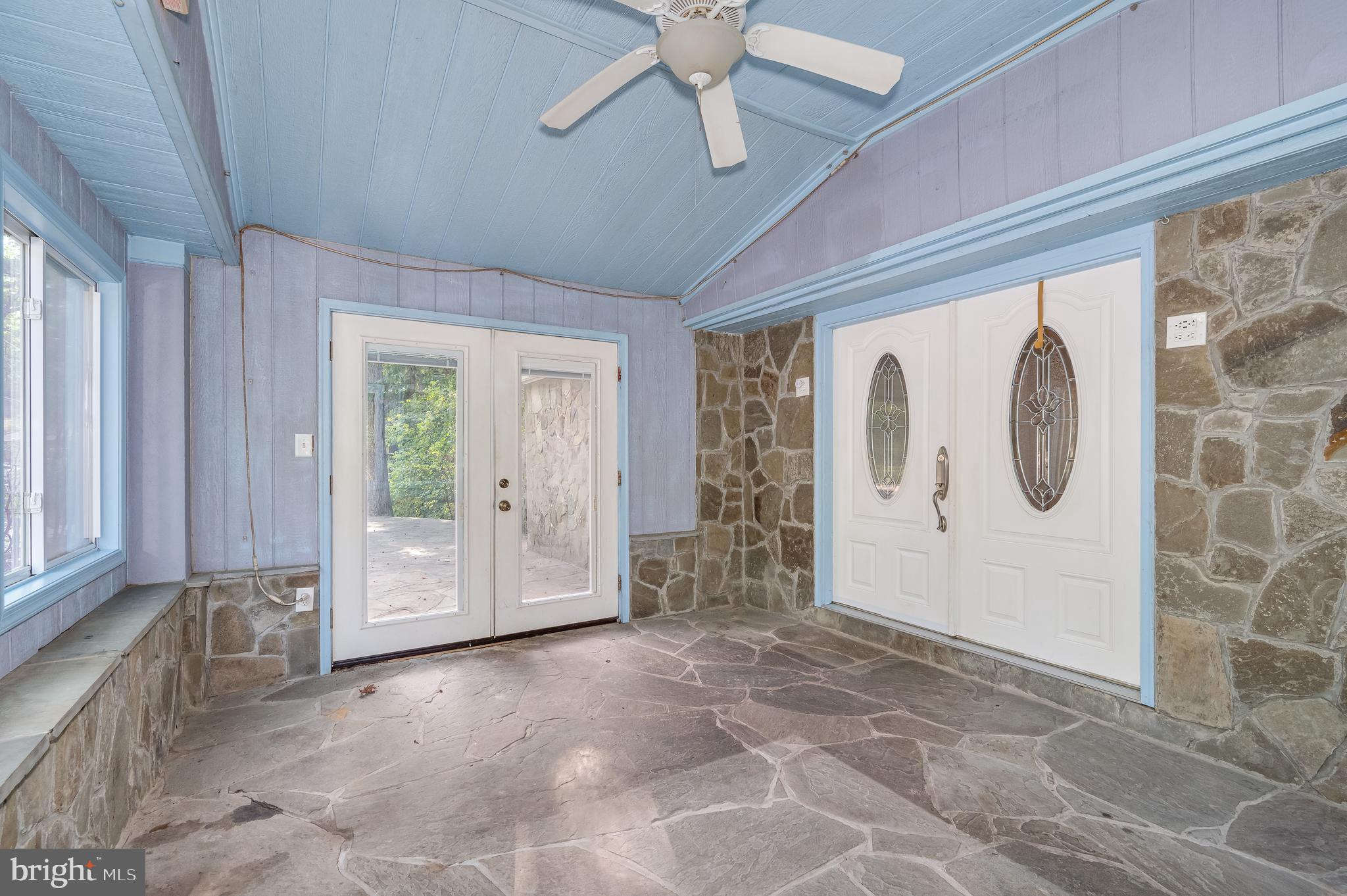 19 Cunning Fox Road Harpers Ferry, WV 25425 - Photo 3 of 56 Gallery Image 3