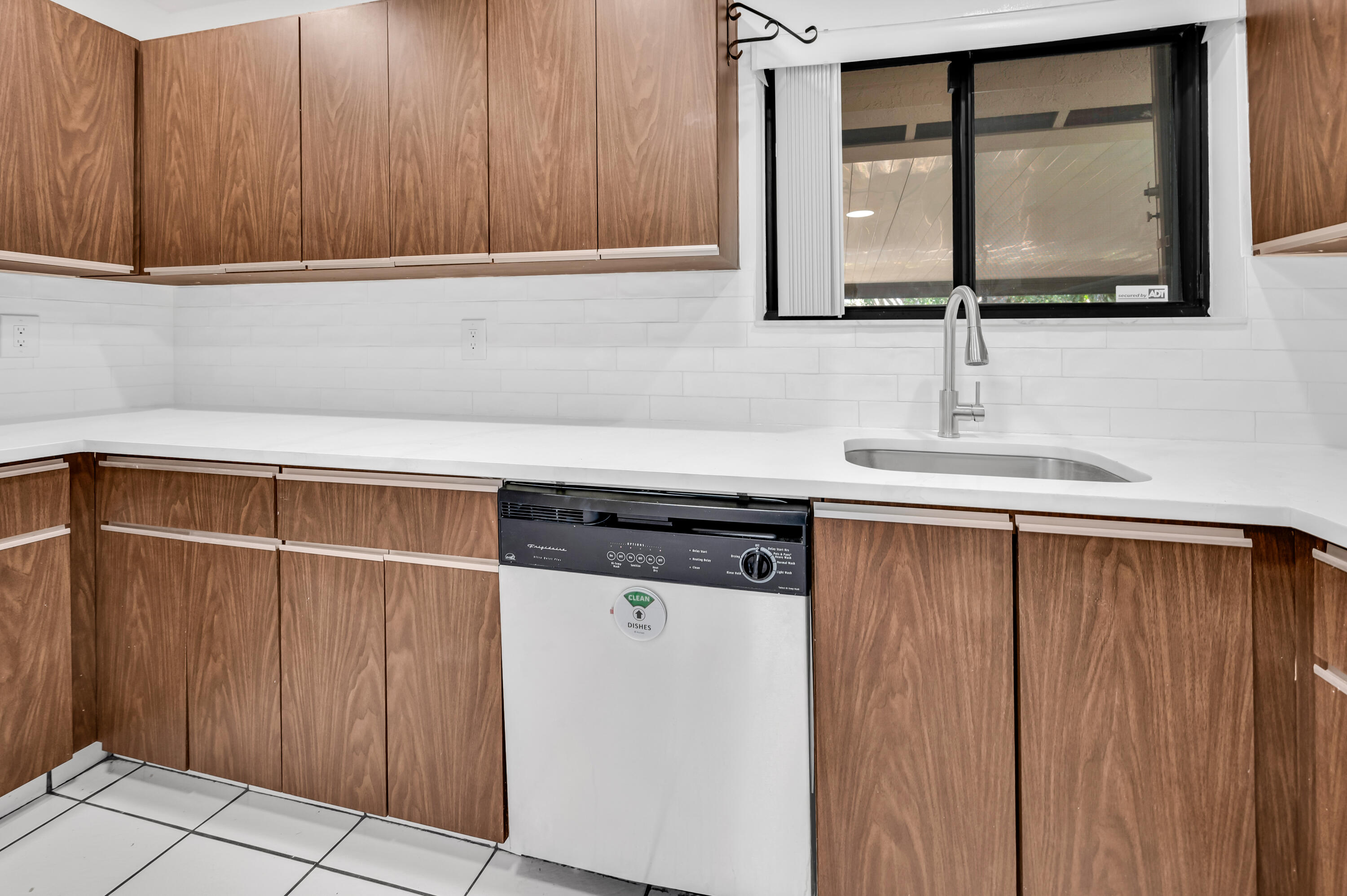 7755 Kenway Place East Boca Raton, FL 33433 - Photo 14 of 25 Kitchen
