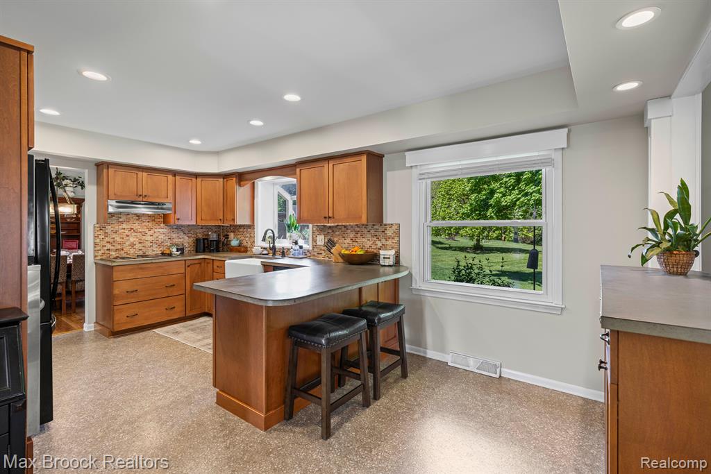 29884 Fox Grove Road Farmington Hills, MI 48334 - Photo 15 of 64
