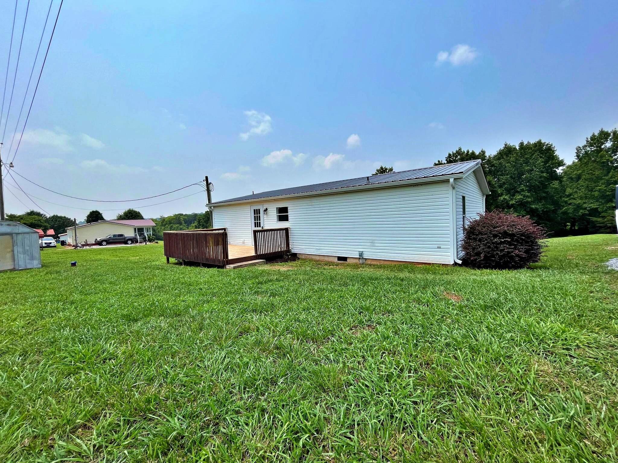 1390 Federal Road Madisonville, TN 37354 - Photo 11 of 31 Gallery Image 11