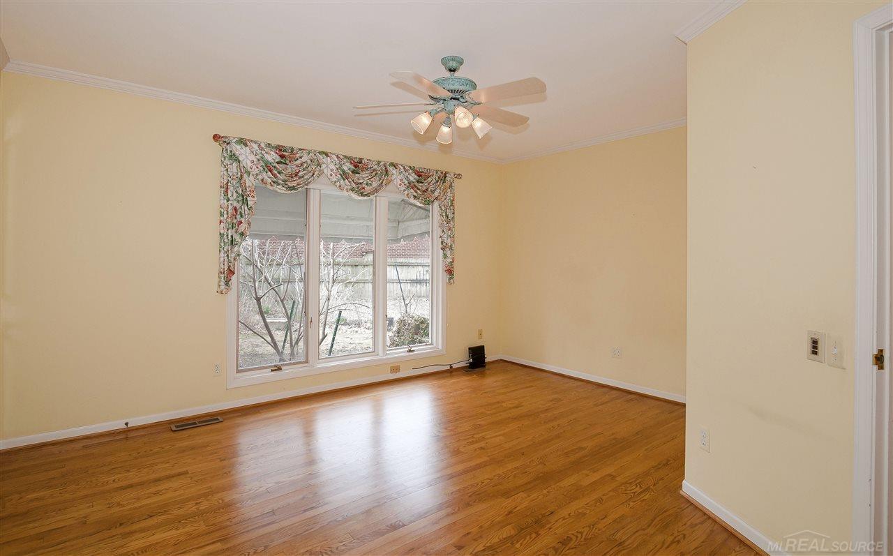 87 Belle Meade Road Grosse Pointe, MI 48236 - Photo 30 of 68 31345766-29.JPG