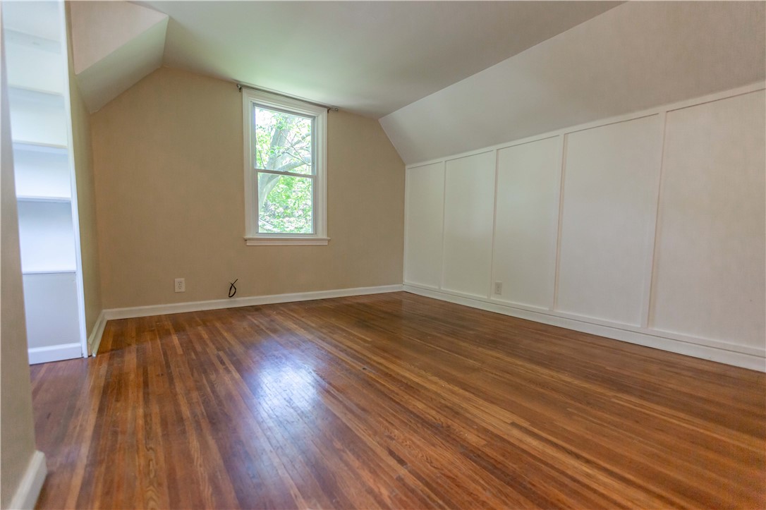 39 Ridgewood Drive Irondequoit, NY 14622 - Photo 20 of 23 Second Floor Bedroom