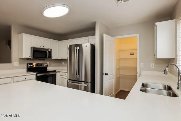 $2,095 | 11808 West Dos Rios Drive, Sun City, AZ 85373