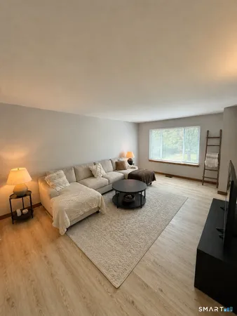 $2,500 | 69 Northwest Drive, Unit 60, Plainville, CT 06062