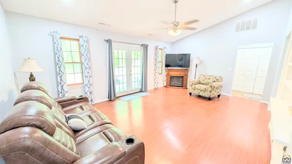 $234,900 | 2525 Lincoln Street, Emporia, KS 66801