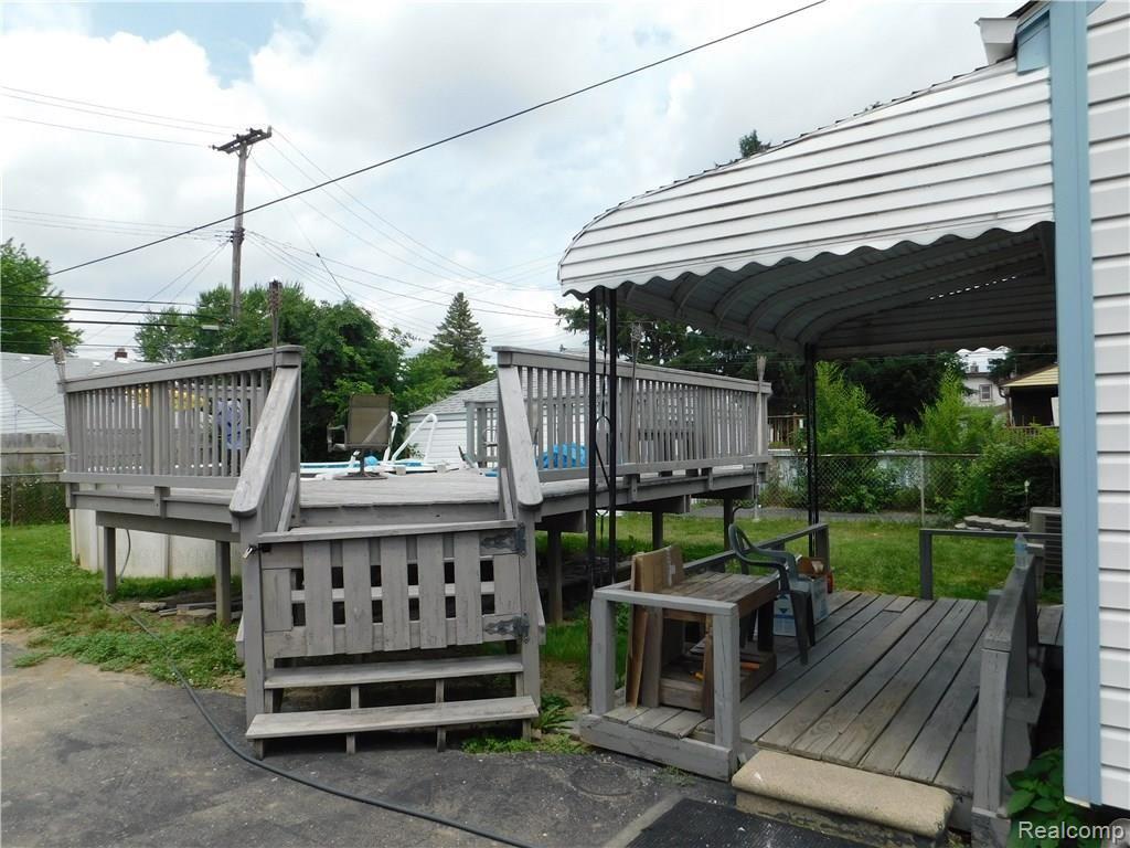 6570 Pelham Road Taylor, MI 48180 - Photo 33 of 36 COVERED BACK PORCH