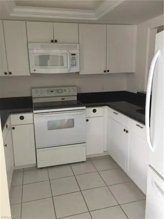 $1,800 | 5651 Rattlesnake Hammock Road, Unit C108, Naples, FL 34113