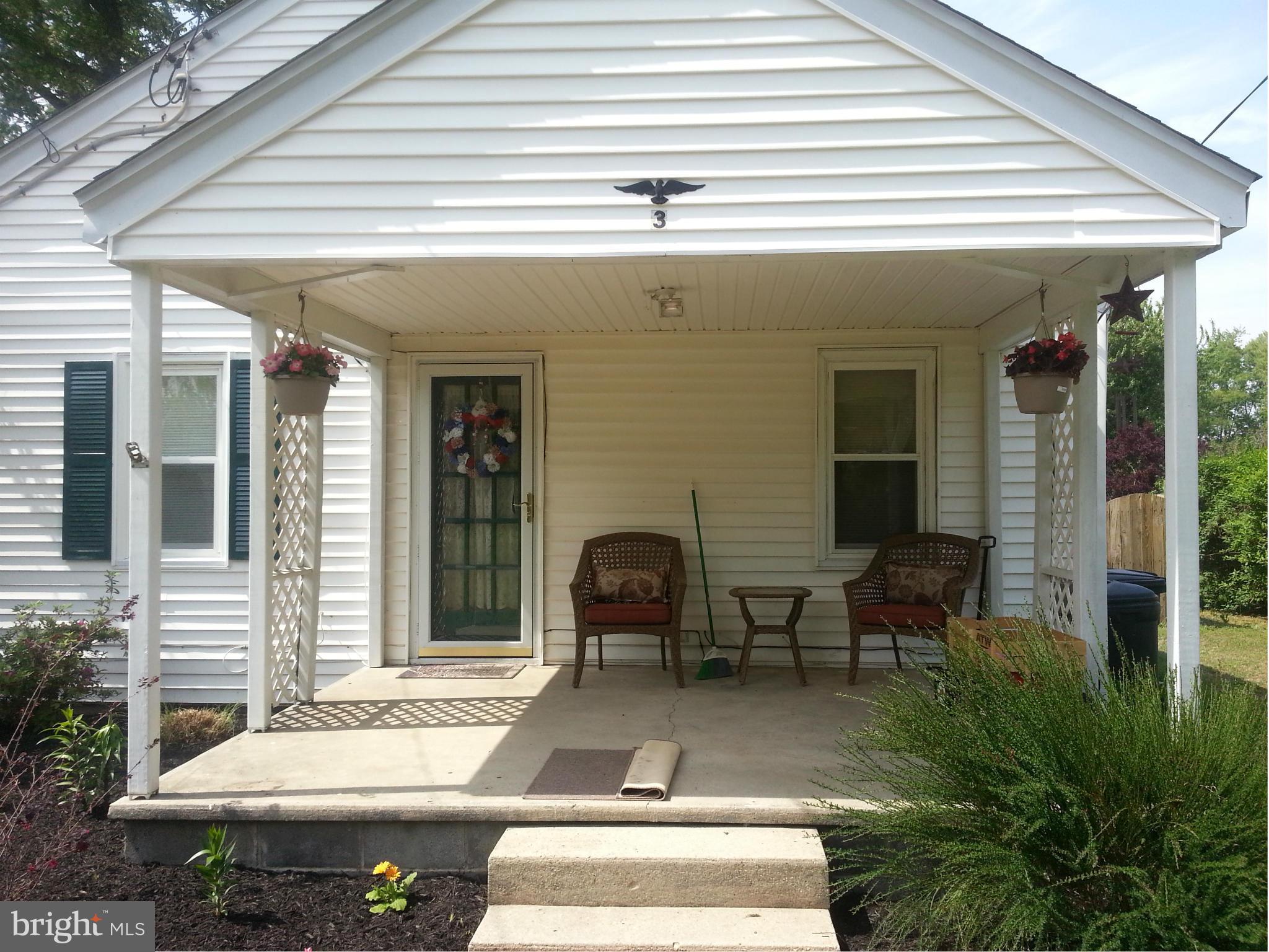 3 Liberty Street Ridgely, MD 21660 - Photo 2 of 25 Deep front porch