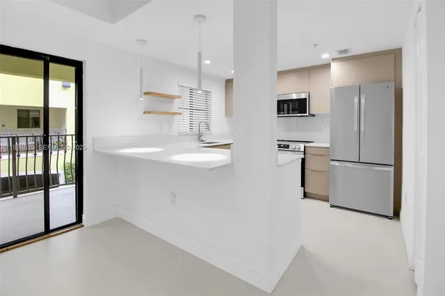 $5,000 | 3204 Bird Avenue, Unit 119, Miami, FL 33133