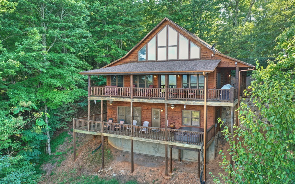 685 Lakeview Drive Blue Ridge, GA 30513 - Photo 1 of 4 Main View
