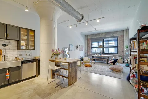 $319,900 | 250 Park Avenue, Unit 305, Minneapolis, MN 55415