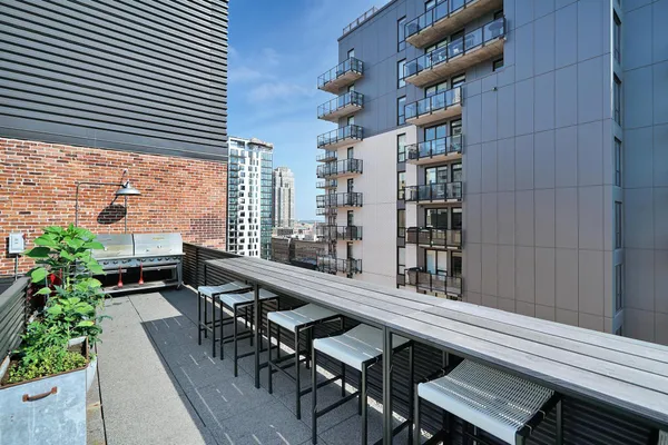 $317,500 | 250 Park Avenue, Unit 305, Minneapolis, MN 55415