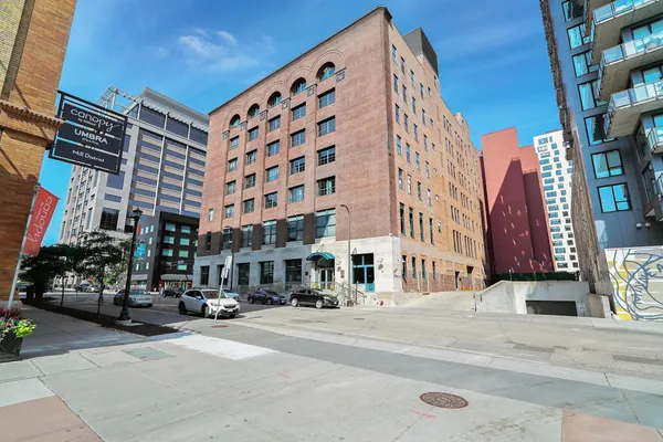 $317,500 | 250 Park Avenue, Unit 305, Minneapolis, MN 55415