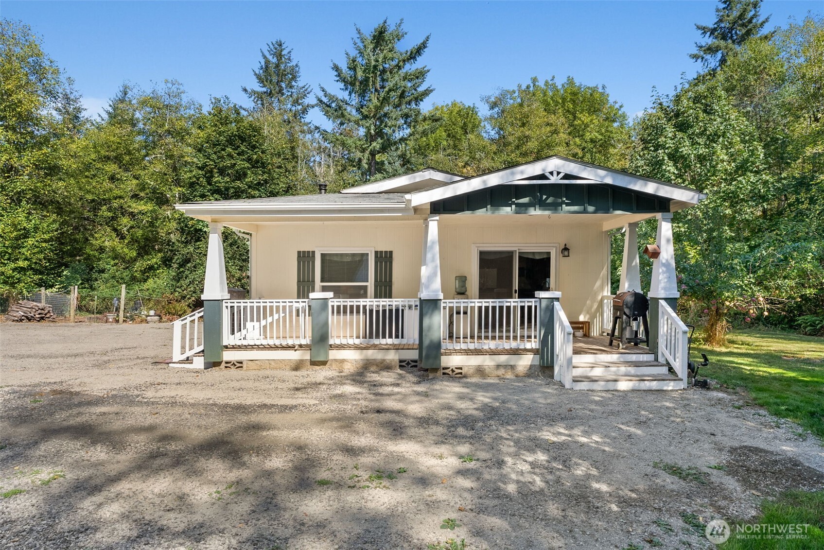 22010 Summers Road Centralia, WA 98531 - Photo 23 of 33 a front view of a house with a yard
