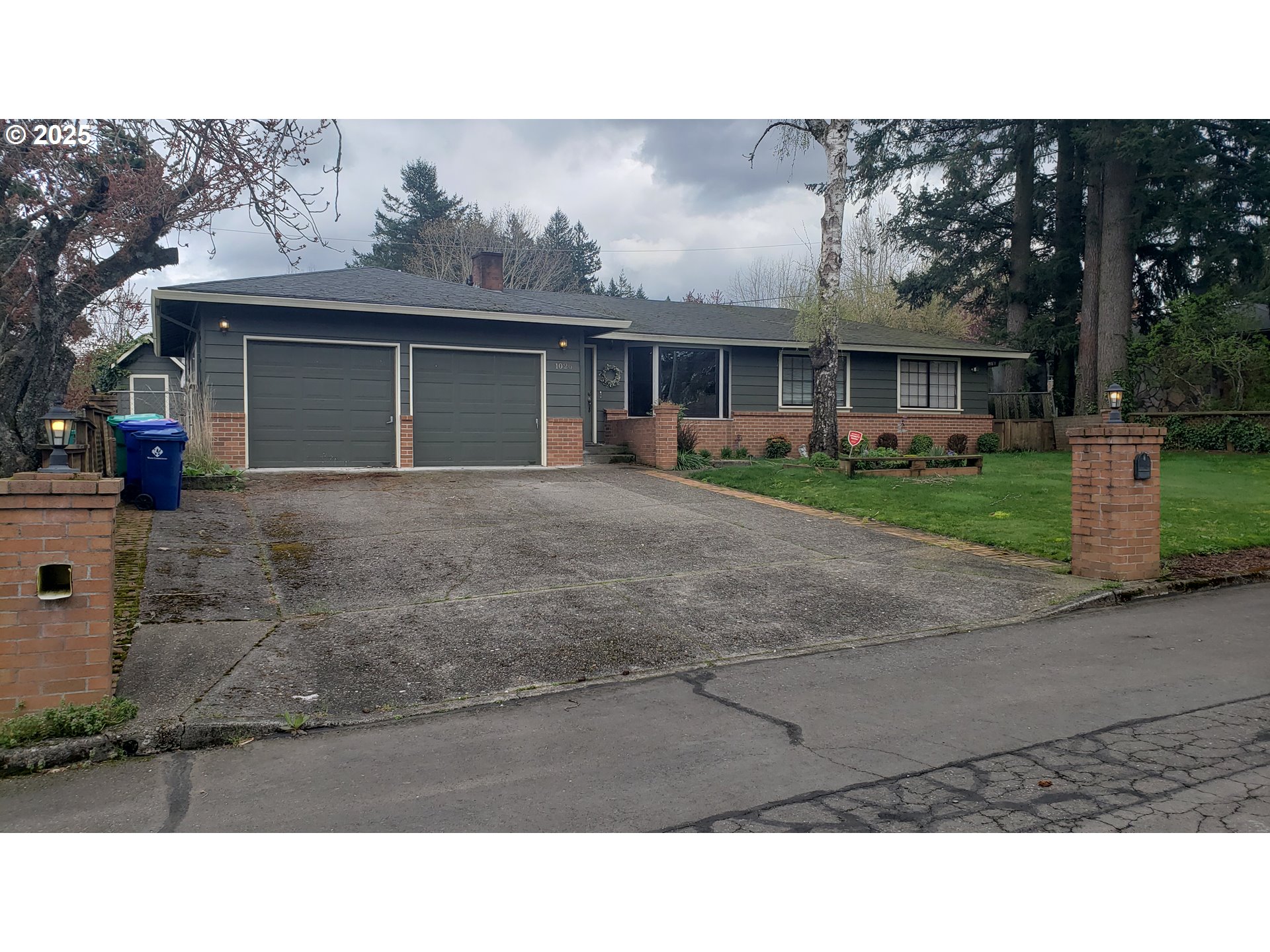 1026 Southeast 213th Avenue Gresham, OR 97030 - Photo 1 of 35