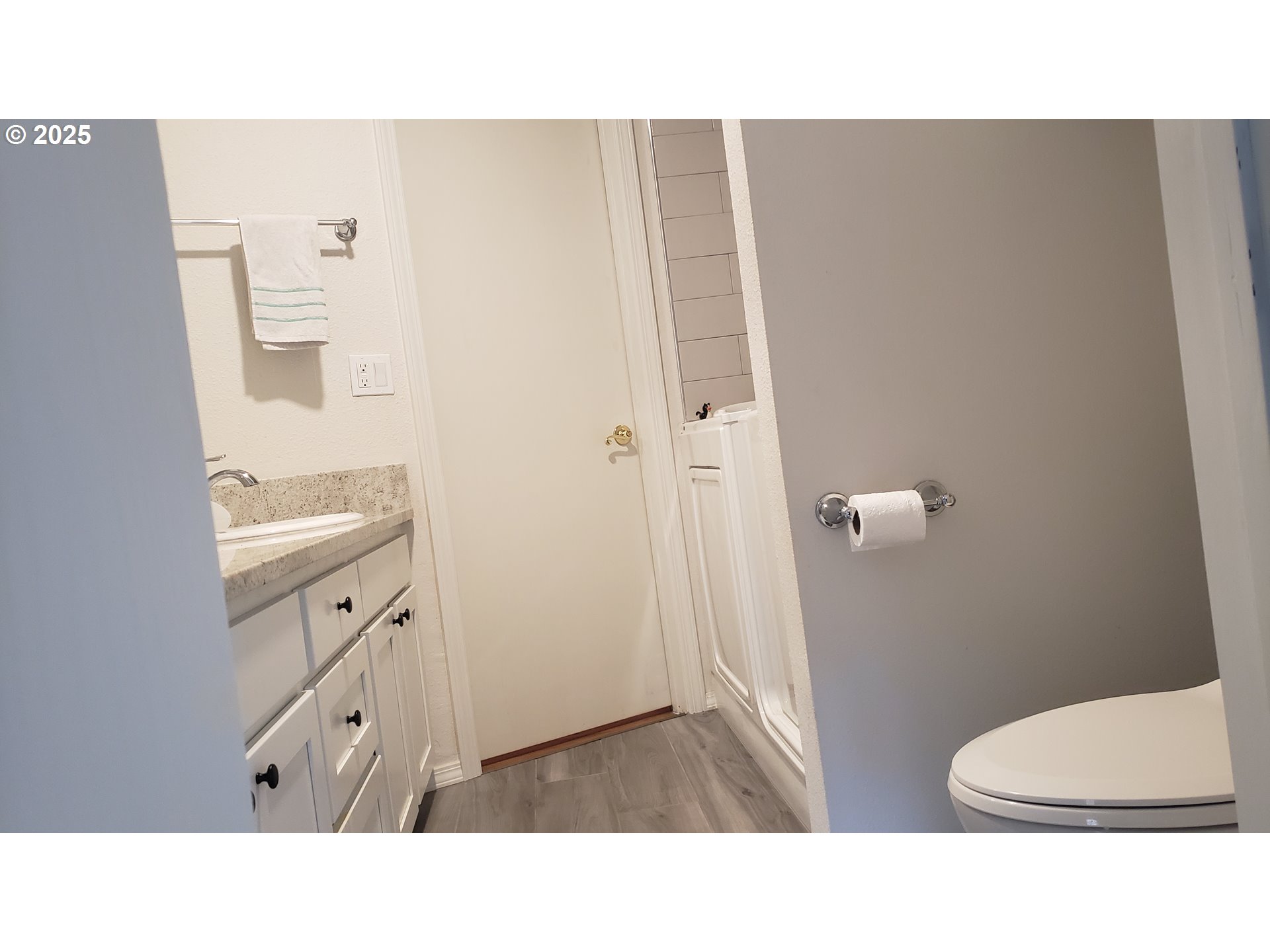 1026 Southeast 213th Avenue Gresham, OR 97030 - Photo 11 of 27