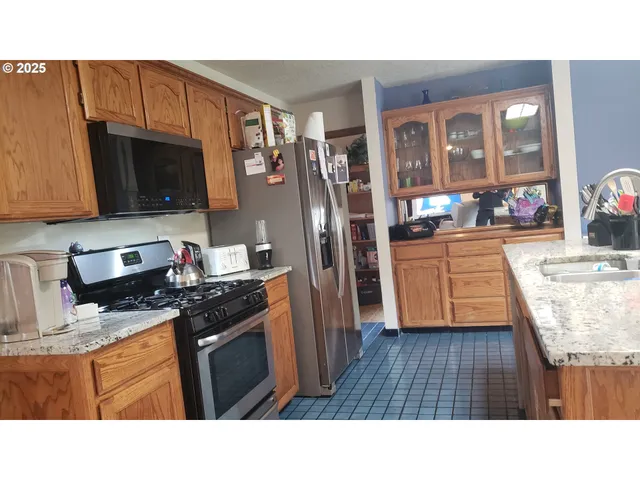 $440,000 | 1026 Southeast 213th Avenue, Gresham, OR 97030