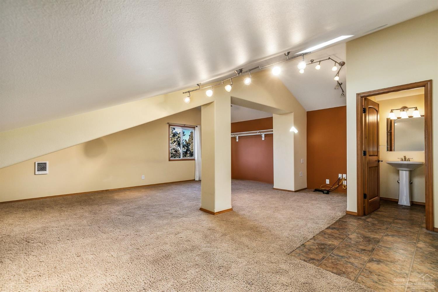 20465 Sturgeon Road Bend, OR 97703 - Photo 13 of 25 Additional Photo