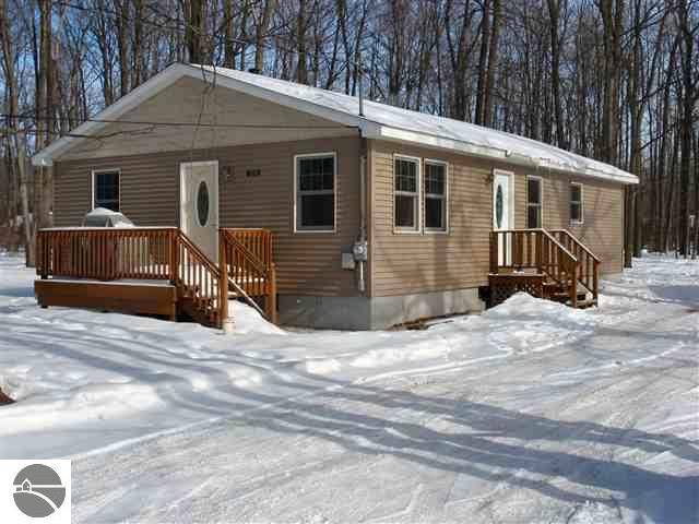 5090 Goodrick Road Traverse City, MI 49684 - Photo 13 of 14 1711864-12.JPG