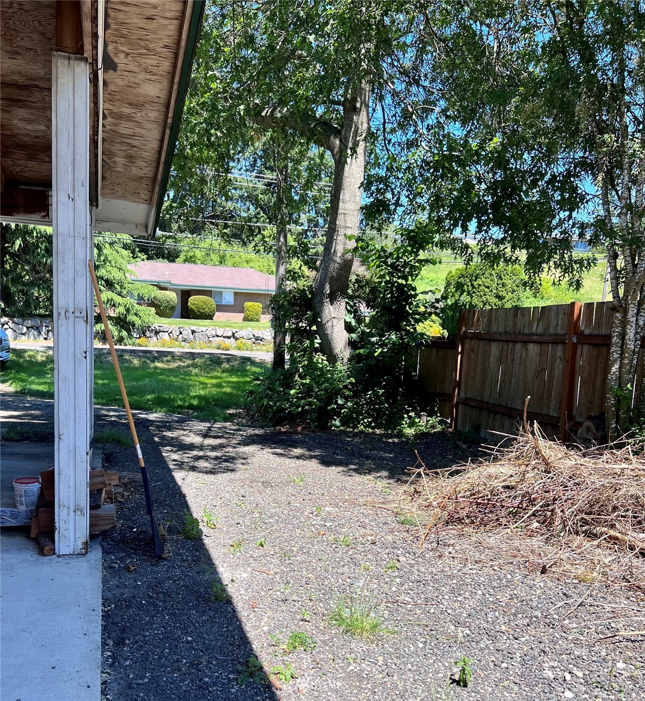 1166 Brookdale Road East Tacoma, WA 98445 - Photo 19 of 20 a garden with wooden fence