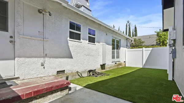 $4,700 | 13842 Hamlin Street, Van Nuys, CA 91401