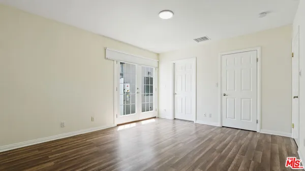$4,700 | 13842 Hamlin Street, Van Nuys, CA 91401
