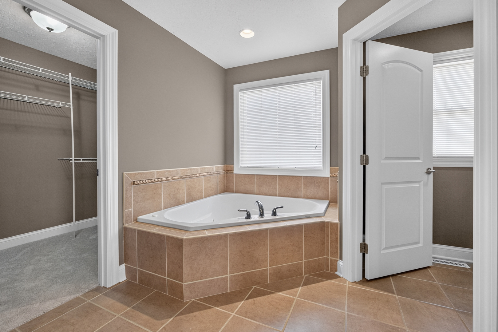 1718 Pfitzer Road Normal, IL 61761 - Photo 37 of 68 Gallery Image 37