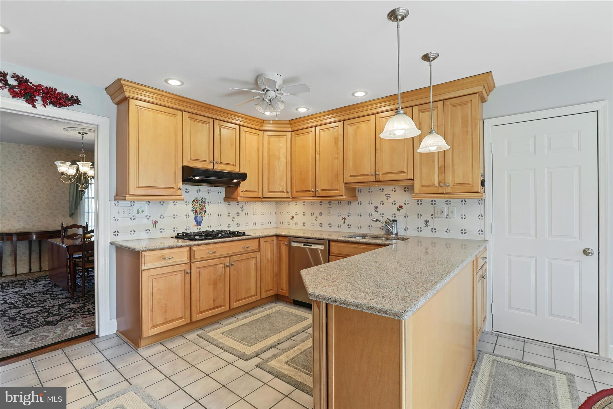 343 Richard Road Yardley, PA 19067 - Photo 14 of 32 Gallery Image 14