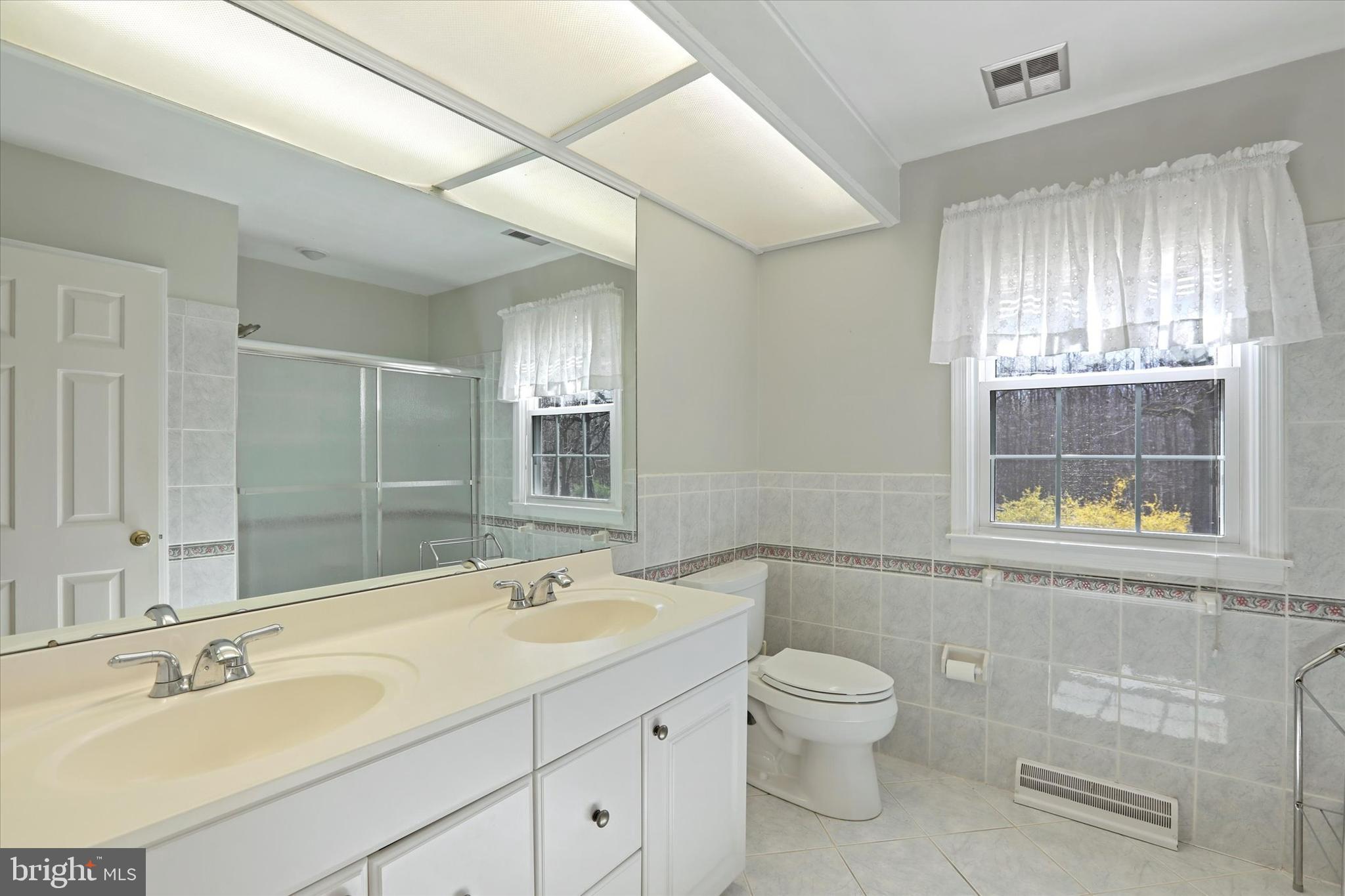 343 Richard Road Yardley, PA 19067 - Photo 25 of 32 Gallery Image 25