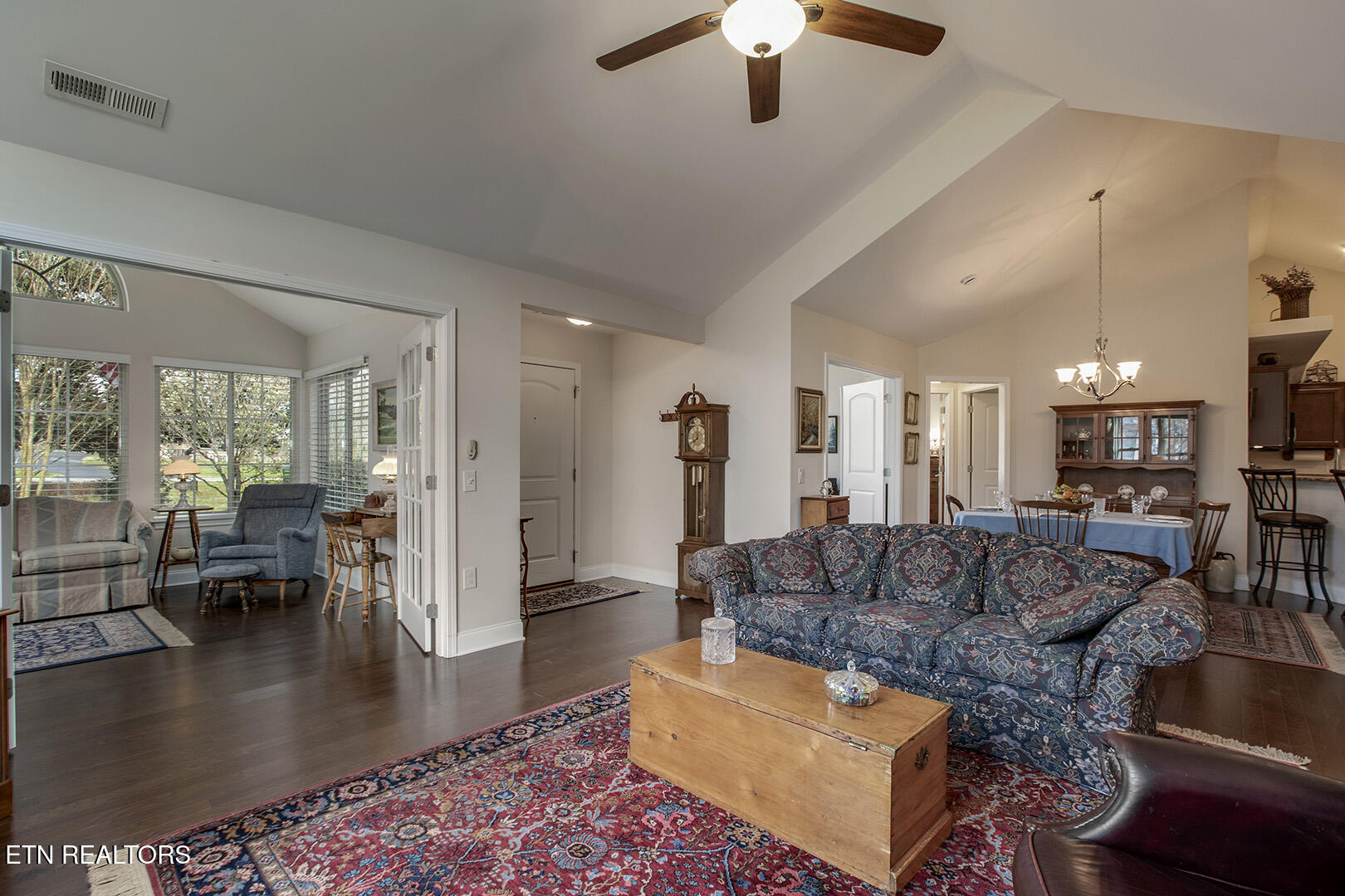 811 Pryse Farm Boulevard Knoxville, TN 37934 - Photo 11 of 42 11_PryseFarmBlvd_811_Living03