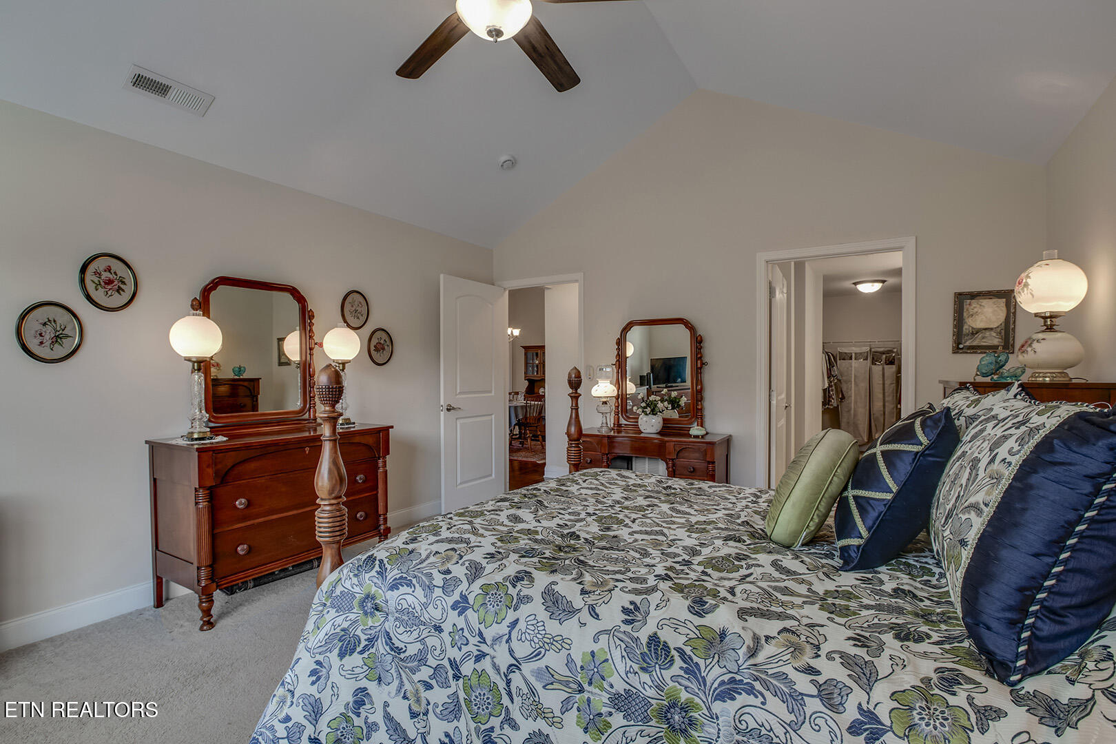 811 Pryse Farm Boulevard Knoxville, TN 37934 - Photo 32 of 42 32_PryseFarmBlvd_811_MasterBedroom02