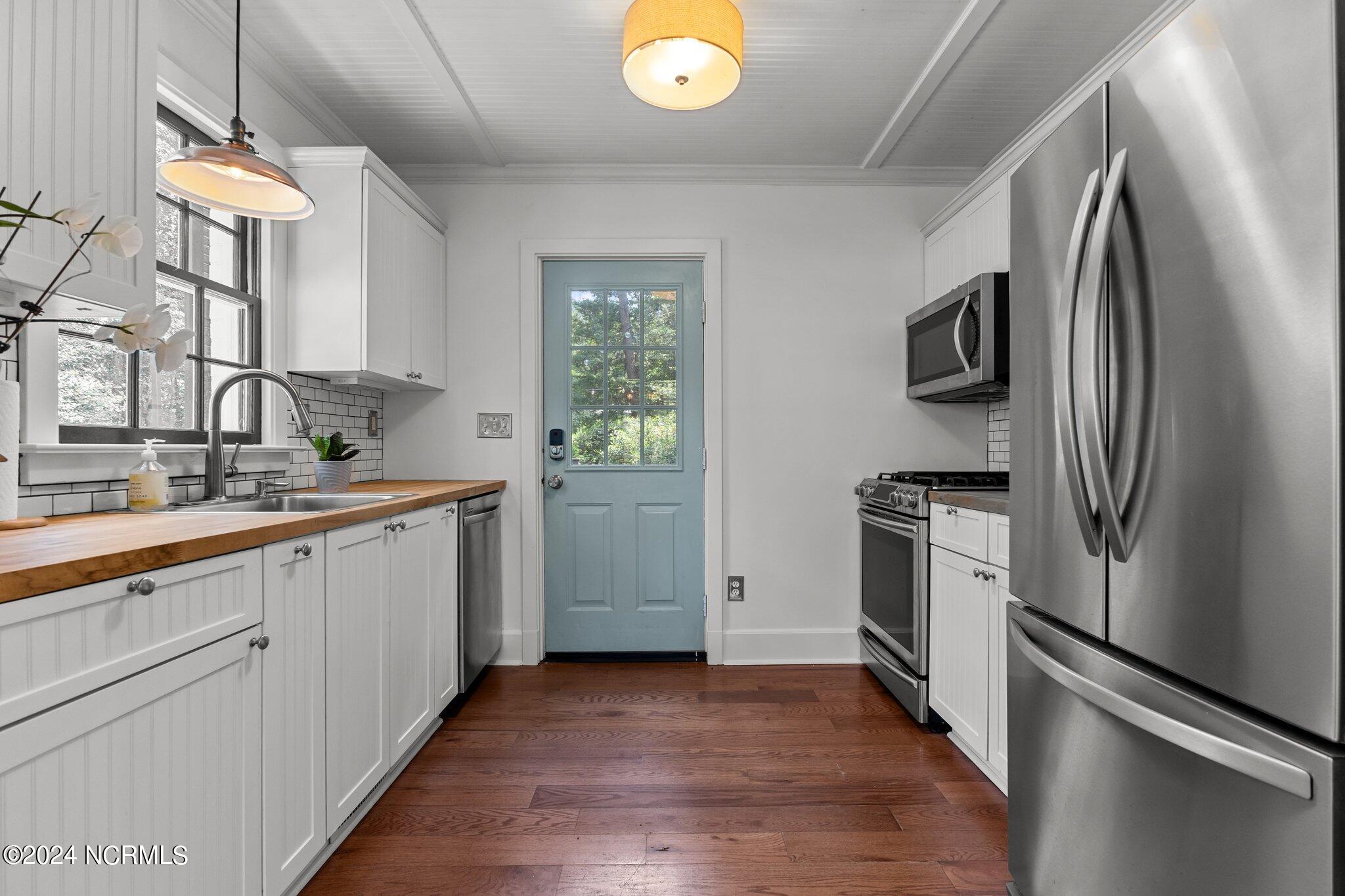 170 South Ridge Street Southern Pines, NC 28387 - Photo 14 of 37 25-web-or-mls-707A9472