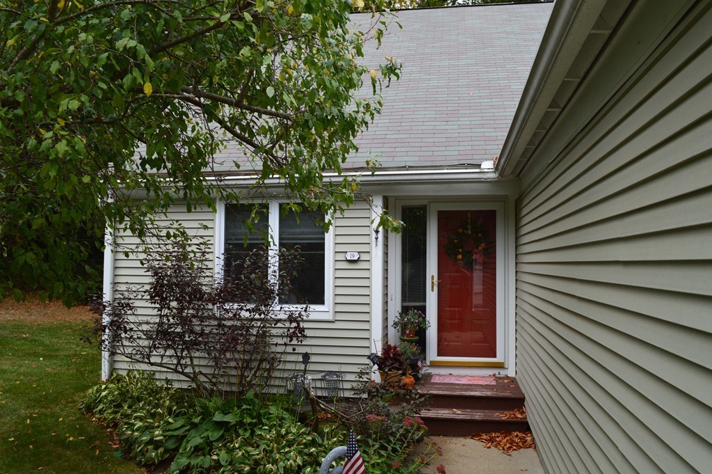 19 Stone Ridge Road, Unit 19 Franklin, MA 02038 - Photo 2 of 24 Gallery Image 2