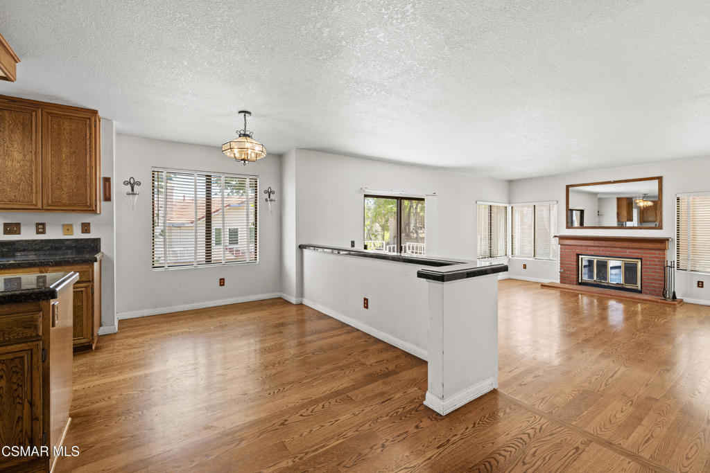 24154 Mentry Drive Newhall, CA 91321 - Photo 10 of 30
