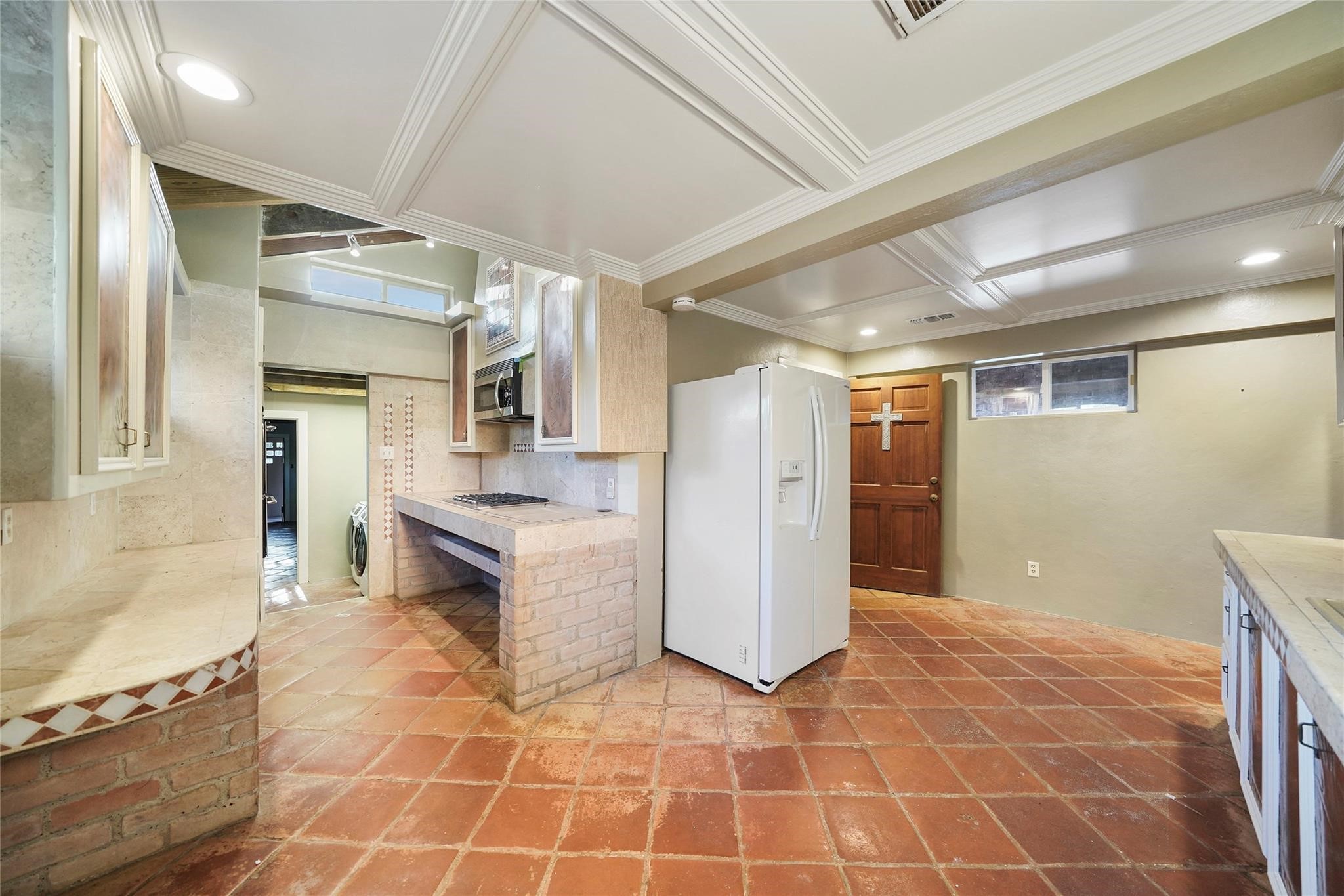 614 Pine Gully Road Seabrook, TX 77586 - Photo 8 of 49 a spacious bathroom with a mirror and a shower